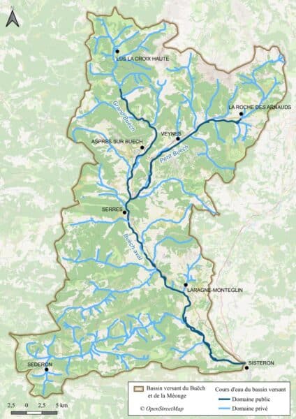 carte du bassin versant du Buëch avec les cours d'eau privés en bleu clair et les cours d'eau publics en bleu foncé